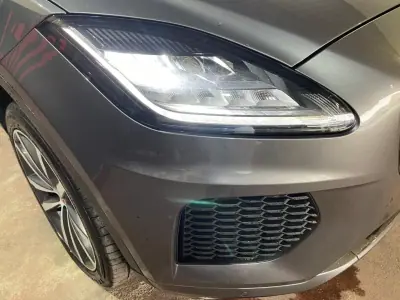 Jaguar E-Pace 2018 - 20899 EUR, 129000 km - 129000km - foto 24 de 48