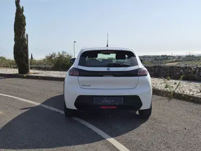 Peugeot e-208 2021 - 15250 EUR, 80560 km - AUTO.MOTO.pt - 80560km - foto 6 de 27