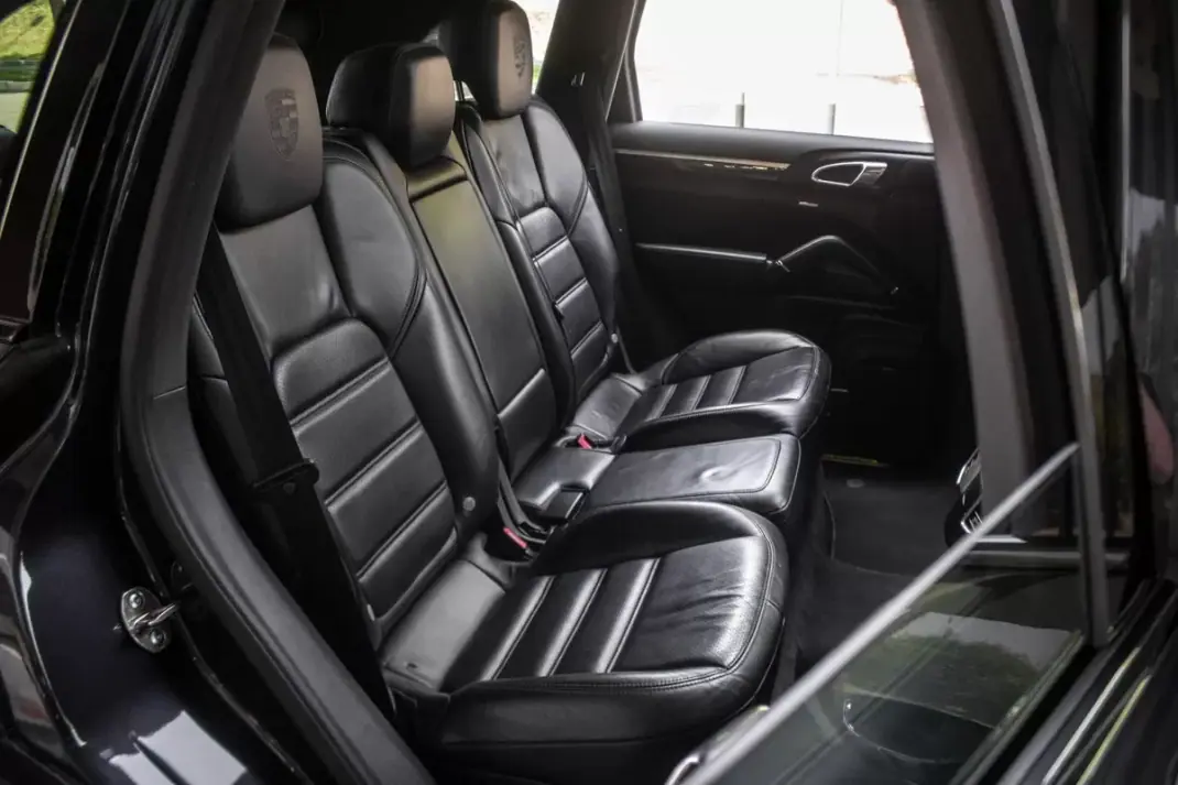 Porsche Cayenne 2016 - 42900 EUR, 139769 km - AUTO.MOTO.pt - 139769km - foto 37 de 49
