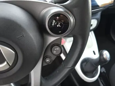 Smart ForFour 2015 - 7750 EUR, 124000 km - AUTO.MOTO.pt - 124000km - foto 19 de 29