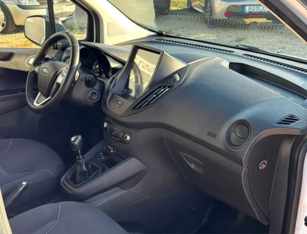 Ford Transit Courier 2019 - 7980 EUR, 255120 km - AUTO.MOTO.pt - 255120km - foto 10 de 17