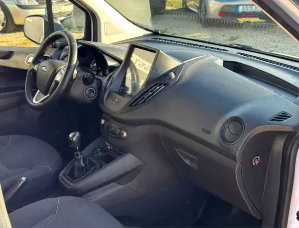 Ford Transit Courier 2019 - 7980 EUR, 255120 km - AUTO.MOTO.pt - 255120km - foto 10 de 17