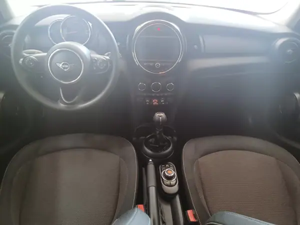 MINI 5 Portas 2019 - 13490 EUR, 199185 km - AUTO.MOTO.pt - 199185km - foto 17 de 34