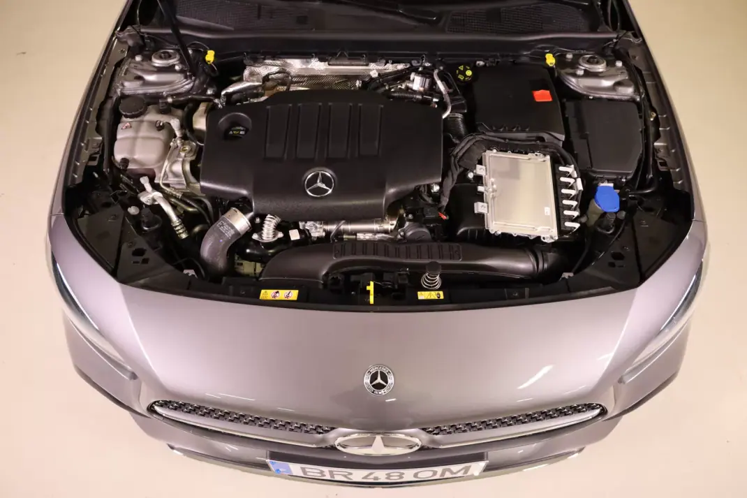 Mercedes-Benz A 180 Limousine 2025 - 39990 EUR, 6272 km - AUTO.MOTO.pt - 6272km - foto 8 de 47