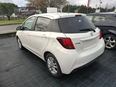 Toyota Yaris 2016 - 12950 EUR, 119678 km - AUTO.MOTO.pt - 119678km - foto 7 de 15