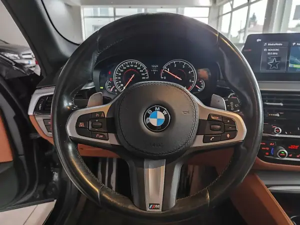 BMW 520 2017 - 27250 EUR, 149150 km - AUTO.MOTO.pt - 149150km - foto 31 de 40