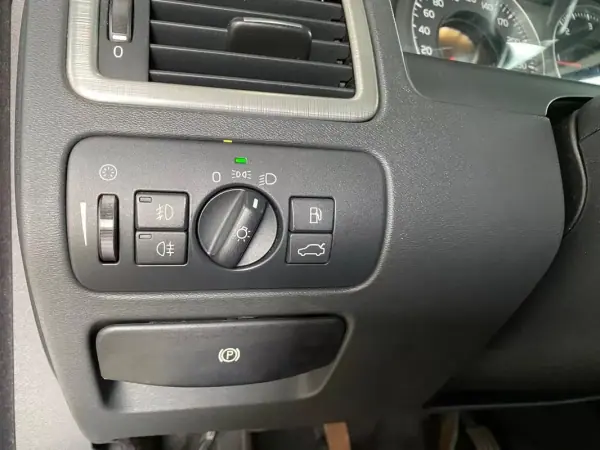 Volvo S80 2007 - 7500 EUR, 369251 km - AUTO.MOTO.pt - 369251km - foto 8 de 33