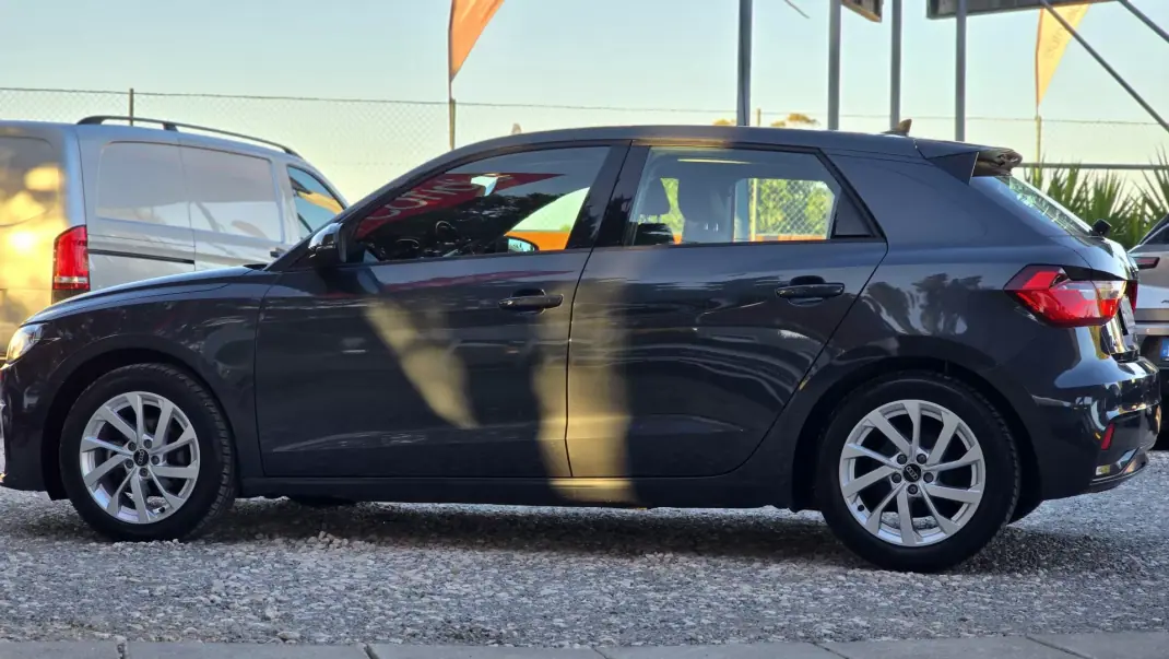 Audi A1 Sportback 2023 - 17750 EUR, 74700 km - 74700km - foto 9 de 22
