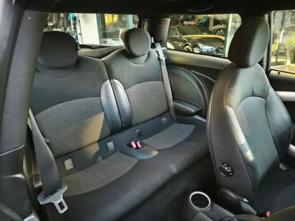 MINI Cooper 2008 - 8500 EUR, 180878 km - AUTO.MOTO.pt - 180878km - foto 20 de 27