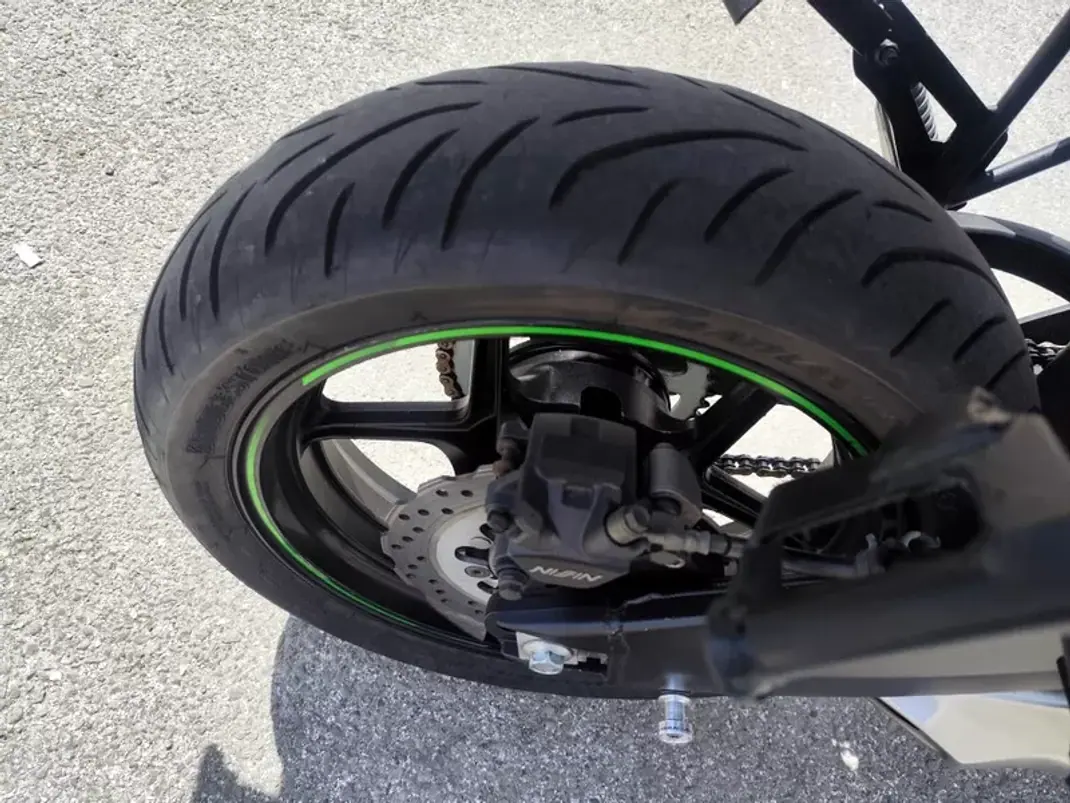 Kawasaki Versys 2019 - 5980 EUR, 70000 km - AUTO.MOTO.pt - 70000km - foto 20 de 24