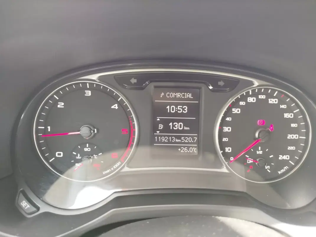 Audi A1 Sportback 2013 - 13750 EUR, 119213 km - 119213km - foto 9 de 18