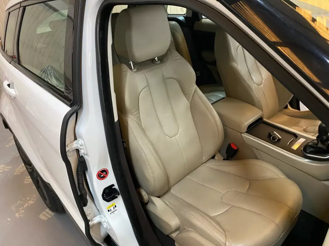 Land Rover Range Rover Evoque 2013 - 17950 EUR, 235847 km - 235847km - foto 18 de 20