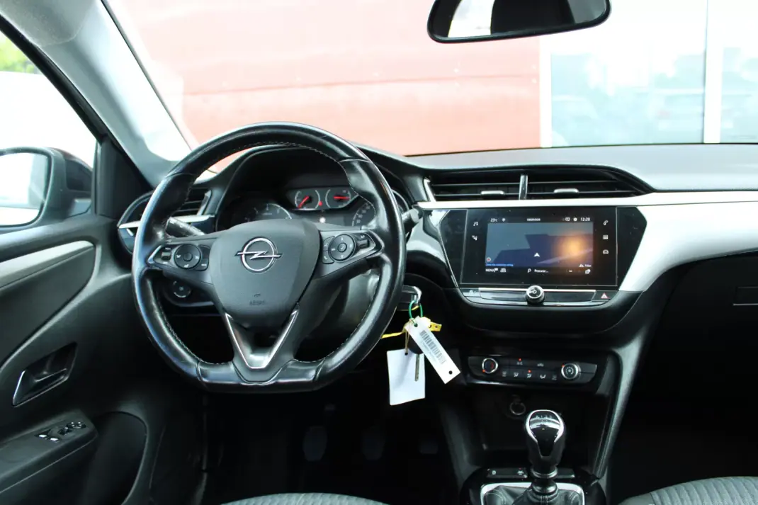 Opel Corsa 2021 - 11490 EUR, 147500 km - AUTO.MOTO.pt - 147500km - foto 16 de 25
