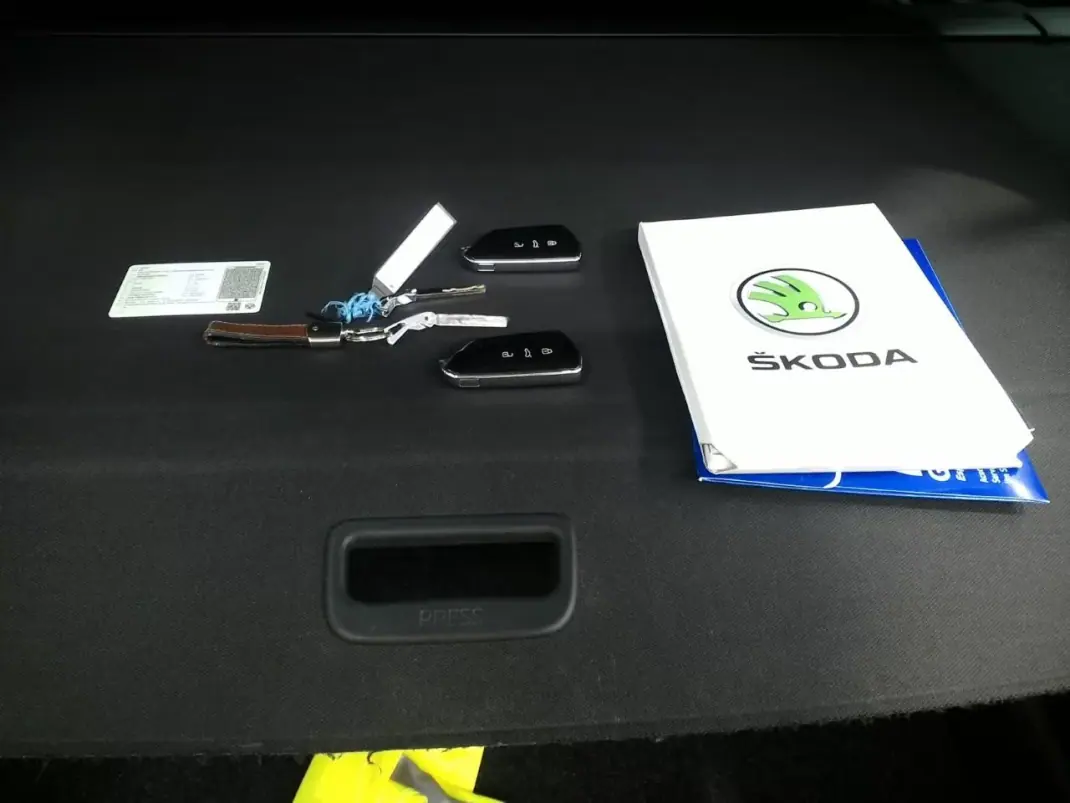 Skoda Octavia Break 2023 - 17999 EUR, 171023 km - AUTO.MOTO.pt - 171023km - foto 9 de 10