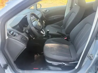 SEAT Ibiza 2011 - 6450 EUR, 199000 km - AUTO.MOTO.pt - 199000km - foto 7 de 25