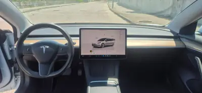 Tesla Model 3 2022 - 30000 EUR, 48000 km - AUTO.MOTO.pt - 48000km - foto 6 de 18