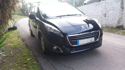 Peugeot 5008 2016 - 11500 EUR, 187611 km - AUTO.MOTO.pt - 187611km - foto 2 de 20