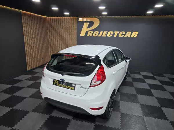 Ford Fiesta 2015 - 10750 EUR, 165000 km - AUTO.MOTO.pt - 165000km - foto 13 de 23