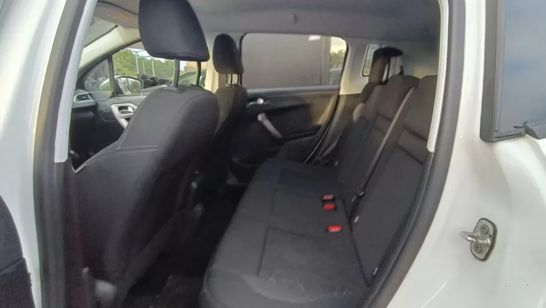 Peugeot 2008 2015 - 12990 EUR, 154000 km - AUTO.MOTO.pt - 154000km - foto 23 de 37