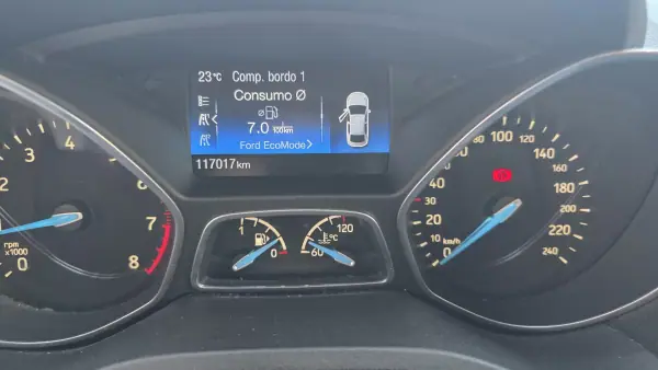 Ford C-Max 2016 - 10990 EUR, 117000 km - AUTO.MOTO.pt - 117000km - foto 11 de 22
