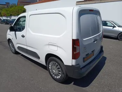 Toyota Proace Verso Electric 2022 - 17990 EUR, 78900 km - AUTO.MOTO.pt - 78900km - foto 7 de 22