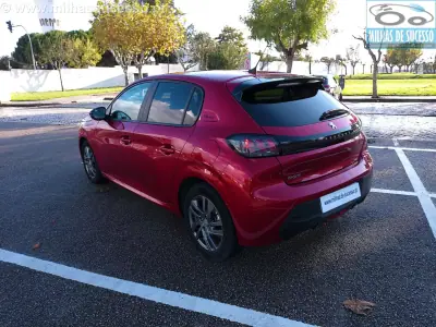 Peugeot 208 2021 - 14500 EUR, 40000 km - AUTO.MOTO.pt - 40000km - foto 30 de 35