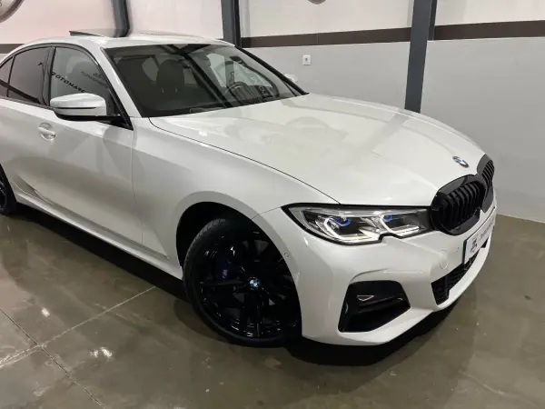 BMW 330 2020 - 36900 EUR, 64000 km - AUTO.MOTO.pt - 64000km - foto 17 de 51