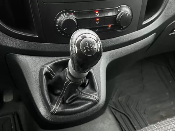 Mercedes-Benz Vito 114 CDi 3 lugares 2019 - 23900 EUR, 69000 km - AUTO.MOTO.pt - 69000km - foto 12 de 14