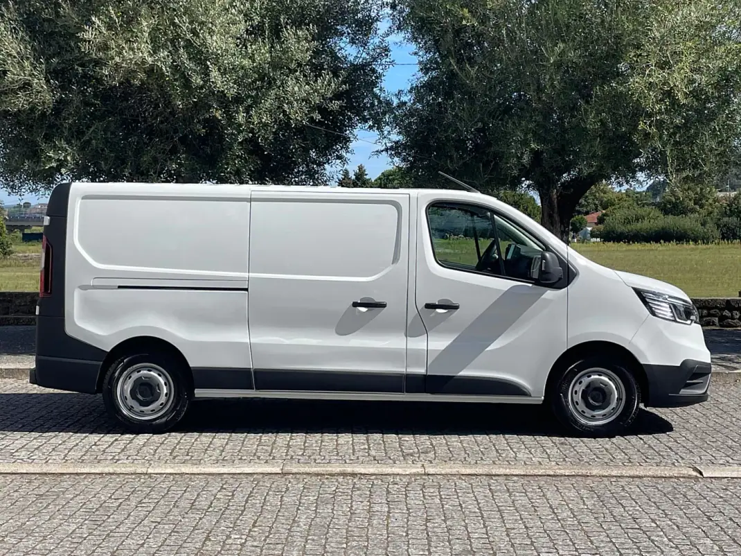 Renault Trafic 2023 - 22900 EUR, 48000 km - 48000km - foto 5 de 40