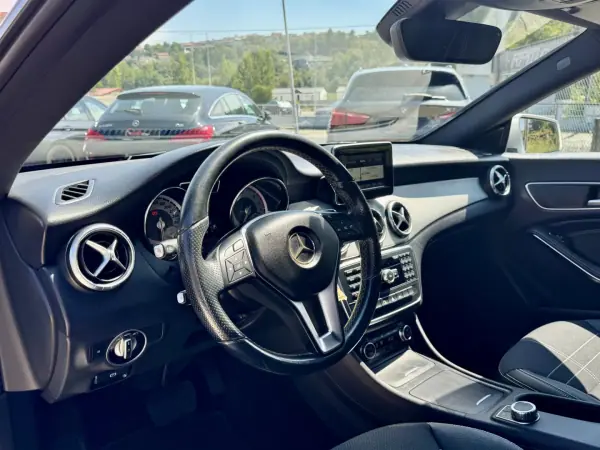 Mercedes-Benz CLA 220 2015 - 17500 EUR, 149000 km - 149000km - foto 6 de 20