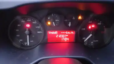 Iveco Daily 35 S14 2.3 D PLATAFORMA 2017 - 22500 EUR, 212340 km - AUTO.MOTO.pt - 212340km - foto 7 de 17