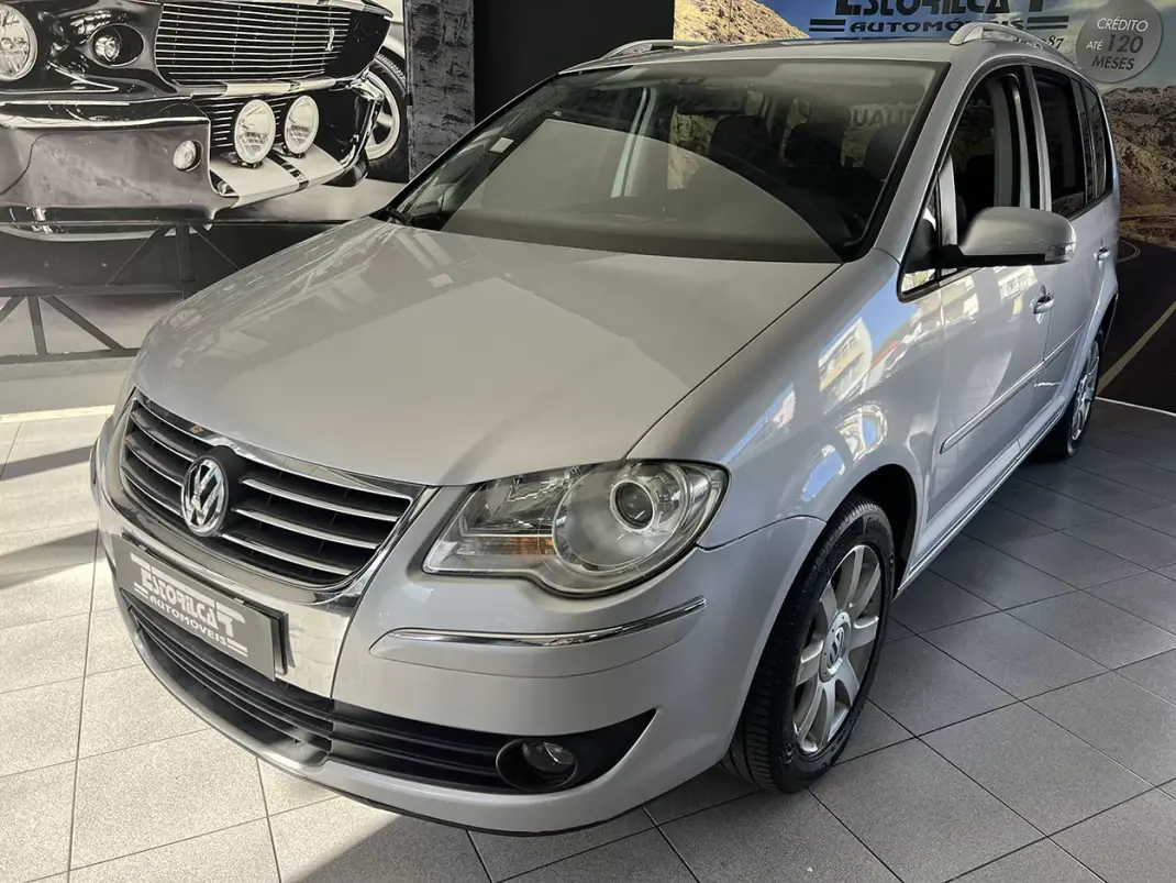 Volkswagen Touran 2008 - 8900 EUR, 243598 km - AUTO.MOTO.pt - 243598km - foto 1 de 23
