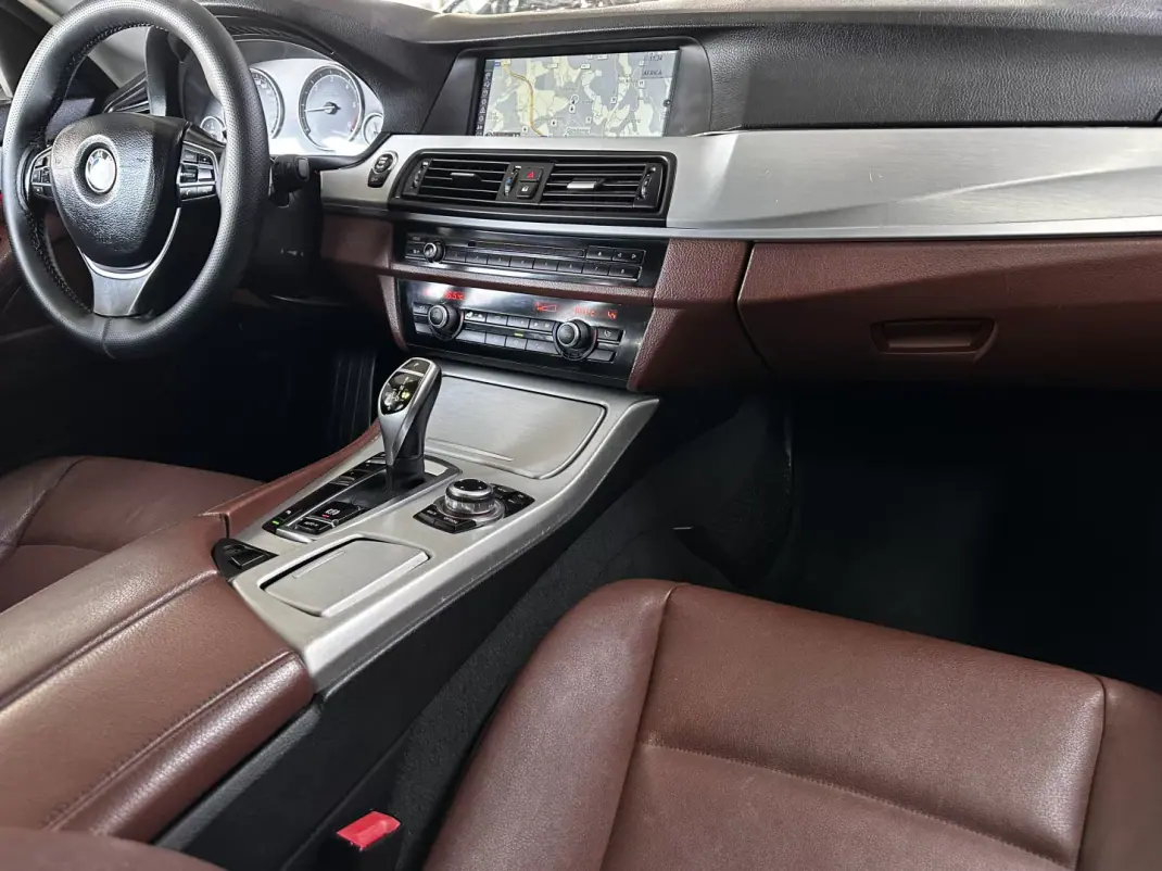 BMW 520 2012 - 17999 EUR, 200000 km - AUTO.MOTO.pt - 200000km - foto 22 de 35