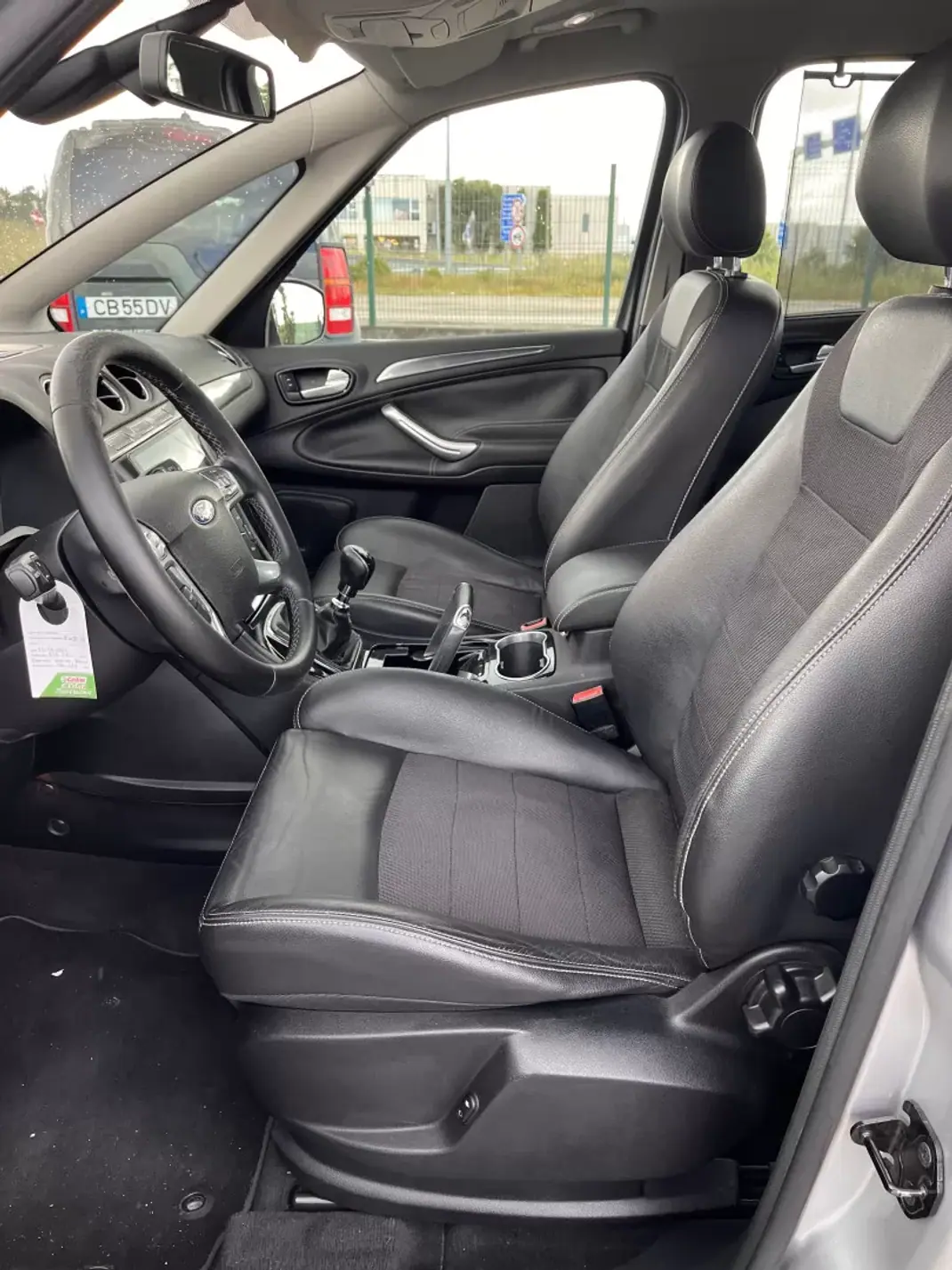 Ford S-Max 2010 - 11000 EUR, 197560 km - AUTO.MOTO.pt - 197560km - foto 10 de 19