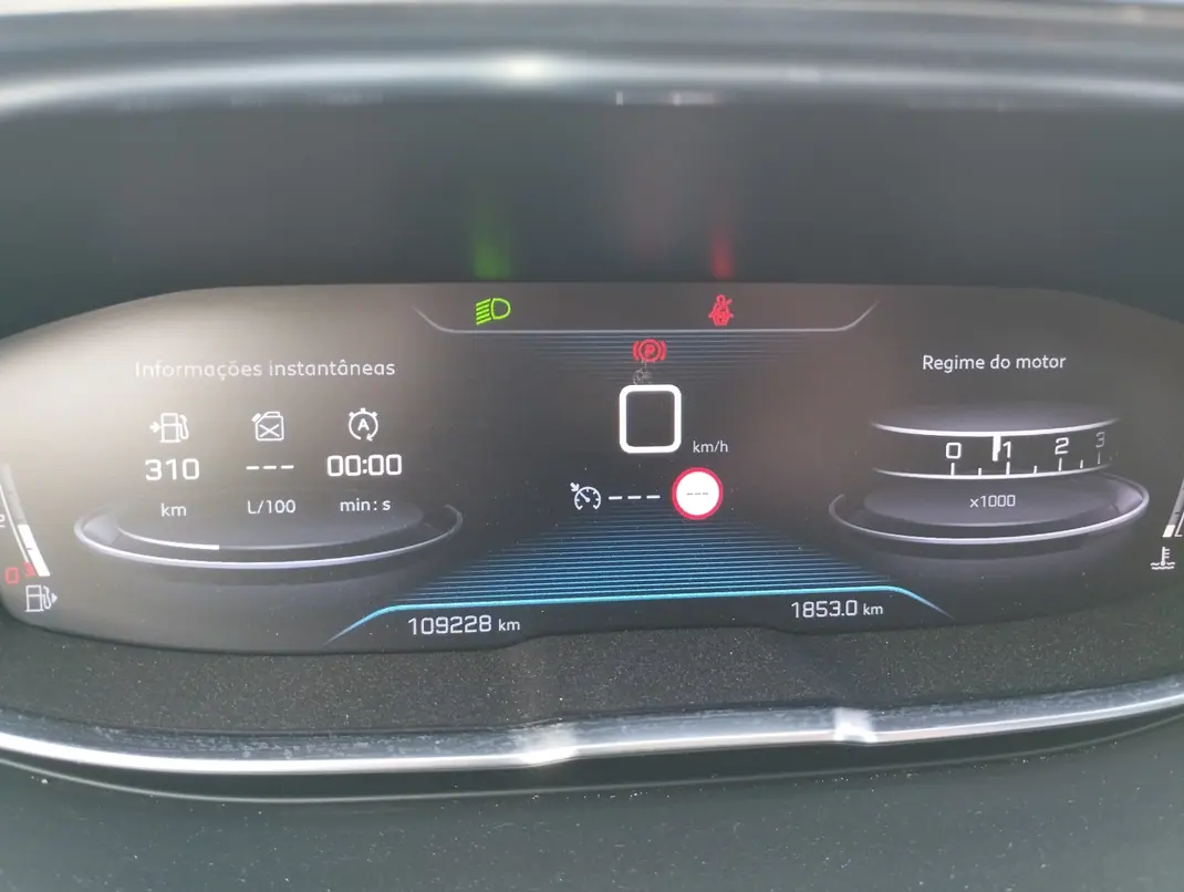 Peugeot 3008 2019 - 16000 EUR, 109000 km - AUTO.MOTO.pt - 109000km - foto 7 de 7