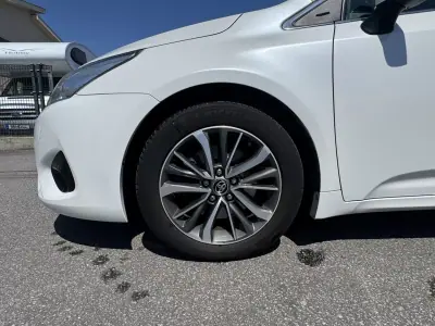 Toyota Avensis Touring Sports 2016 - 11990 EUR, 294000 km - AUTO.MOTO.pt - 294000km - foto 10 de 33