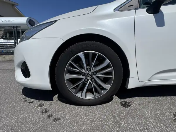 Toyota Avensis Touring Sports 2016 - 11990 EUR, 294000 km - AUTO.MOTO.pt - 294000km - foto 10 de 33