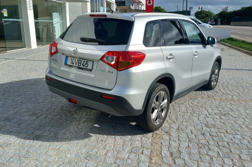 Suzuki Vitara 2016 - 16900 EUR, 135000 km - AUTO.MOTO.pt - 135000km - foto 6 de 15