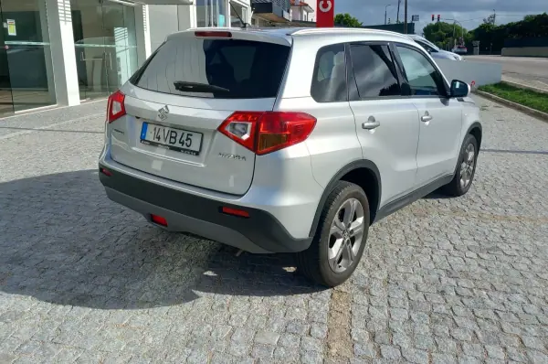 Suzuki Vitara 2016 - 16900 EUR, 135000 km - AUTO.MOTO.pt - 135000km - foto 6 de 15