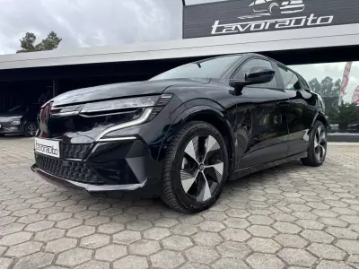 Renault Mégane E-Tech 2022 - 22500 EUR, 89000 km - AUTO.MOTO.pt - 89000km - foto 22 de 44