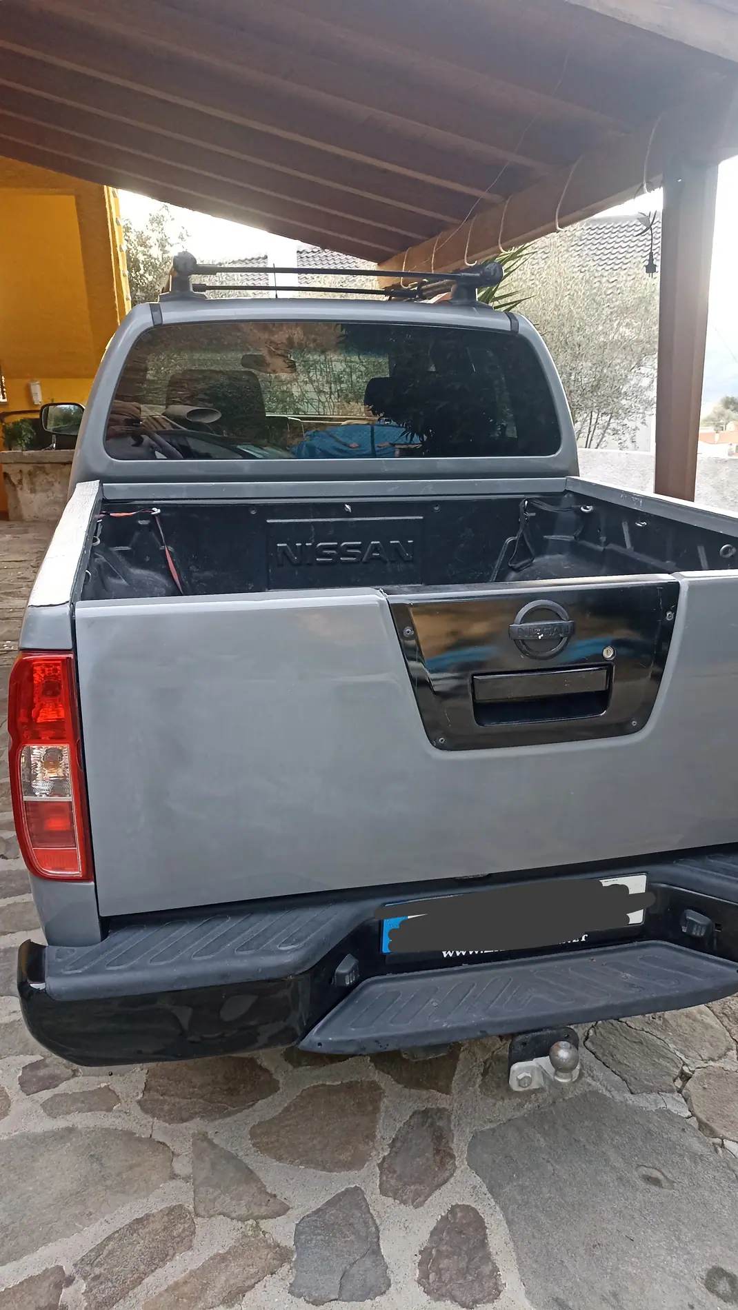 Nissan Navara 2005 - 13000 EUR, 293000 km - AUTO.MOTO.pt - 293000km - foto 3 de 14