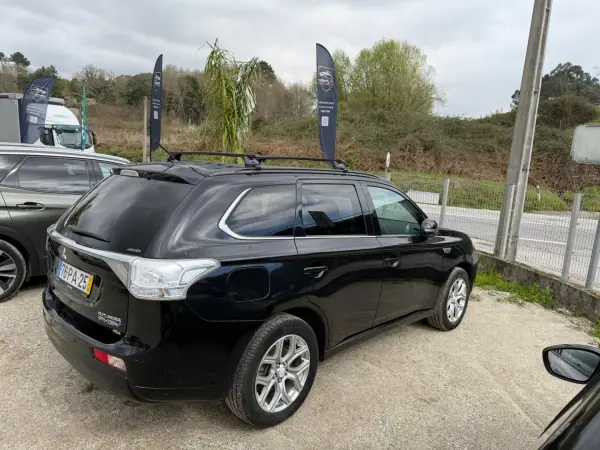 Mitsubishi Outlander 2014 - 17900 EUR, 161000 km - AUTO.MOTO.pt - 161000km - foto 3 de 10