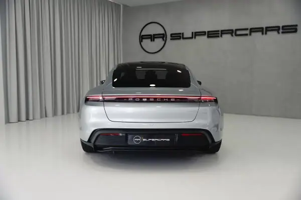 Porsche Taycan 2020 - 64950 EUR, 55941 km - AUTO.MOTO.pt - 55941km - foto 12 de 52