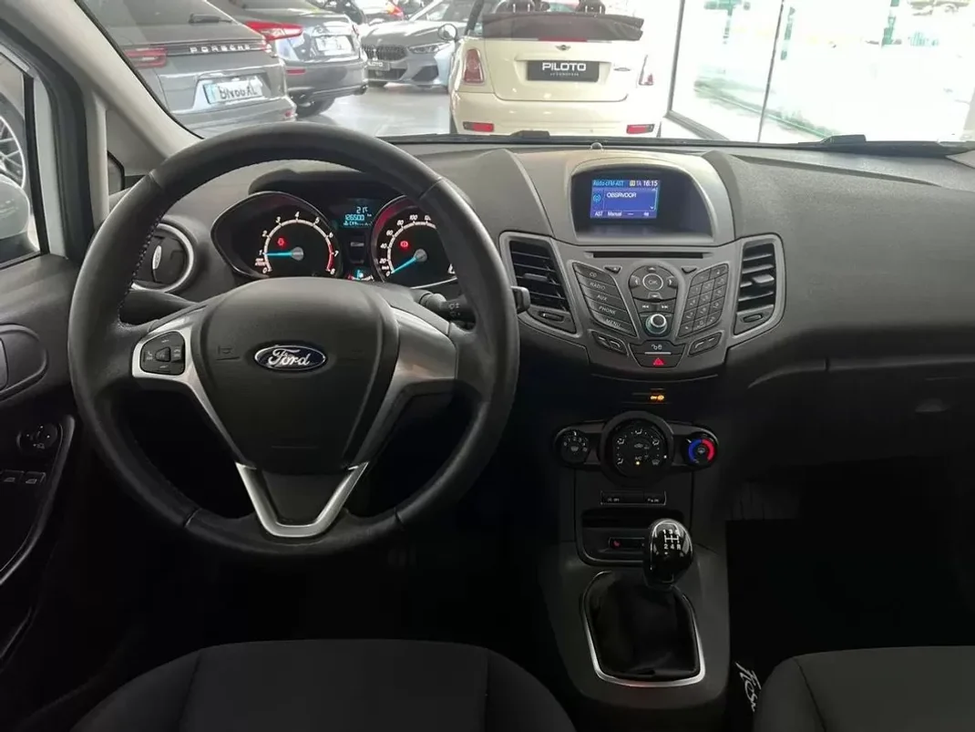 Ford Fiesta 2015 - 9990 EUR, 126498 km - AUTO.MOTO.pt - 126498km - foto 10 de 23