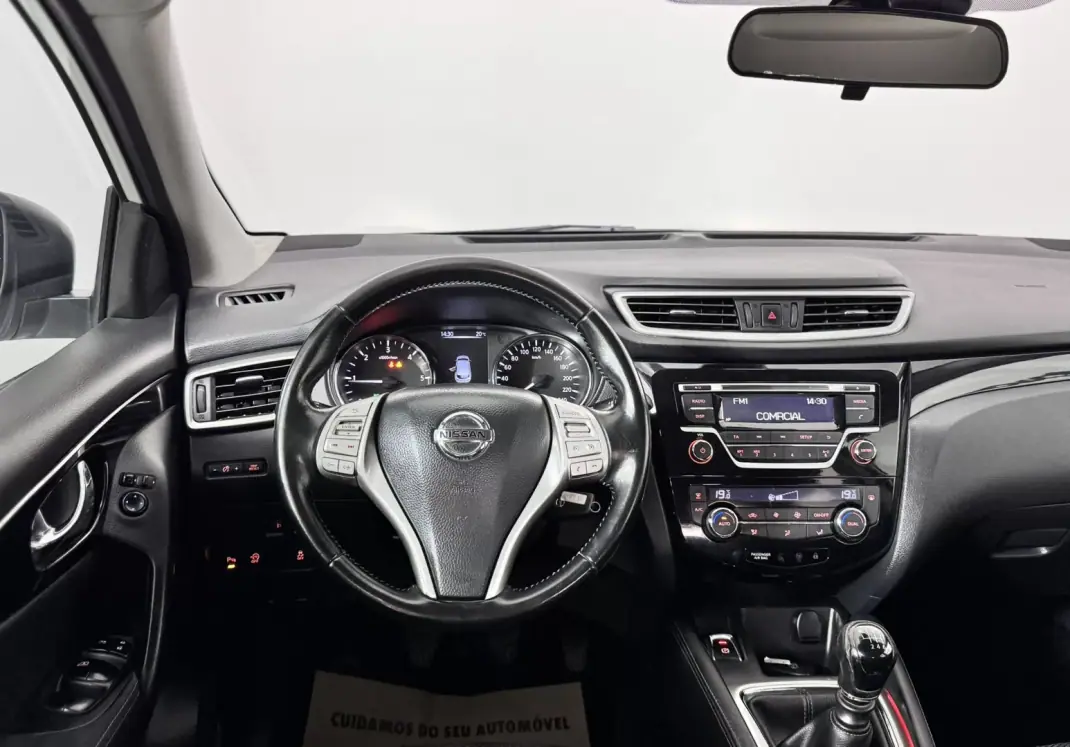 Nissan Qashqai 2015 - 13750 EUR, 96000 km - AUTO.MOTO.pt - 96000km - foto 20 de 45