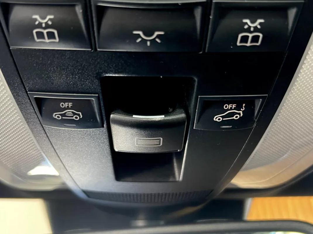 Mercedes-Benz E 220 2015 - 24999 EUR, 161900 km - AUTO.MOTO.pt - 161900km - foto 112 de 135