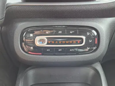 Smart ForTwo Coupé 2021 - 12250 EUR, 41986 km - AUTO.MOTO.pt - 41986km - foto 11 de 19