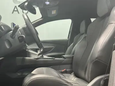 Peugeot 3008 2018 - 16990 EUR, 121000 km - AUTO.MOTO.pt - 121000km - foto 26 de 31