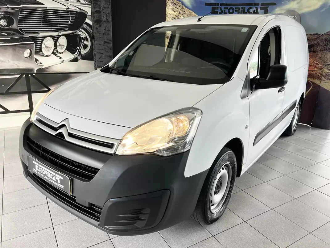 Citroën Berlingo 1.6 BlueHDi L1 Club 3L 2018 - 12600 EUR, 143113 km - AUTO.MOTO.pt - 143113km - foto 1 de 20