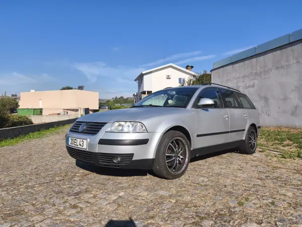 Volkswagen Passat Variant 1.9 TDi Confortline 2004 Diesel — 339 853 km · Porto Volkswagen Passat Variant 2004